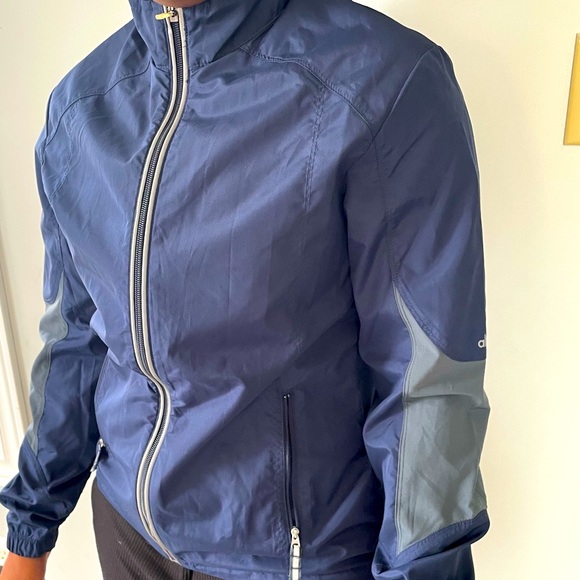 EUC ALO Yoga Wind Jacket - Navy Blue with Reflectors Size Medium - Picture 4 of 7